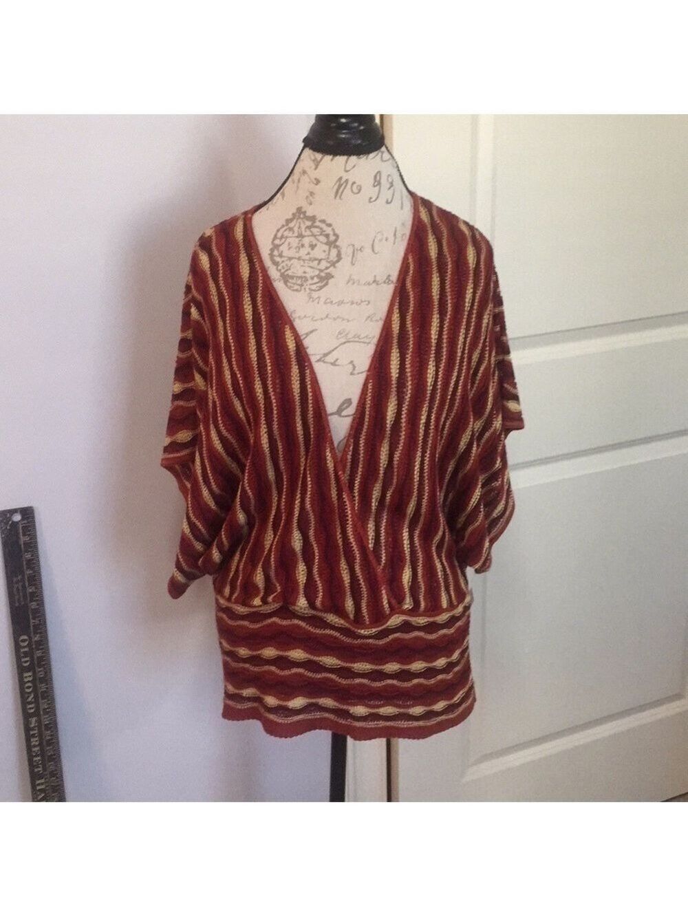 𝅺NWT Two-One-Two New York Sweater Large